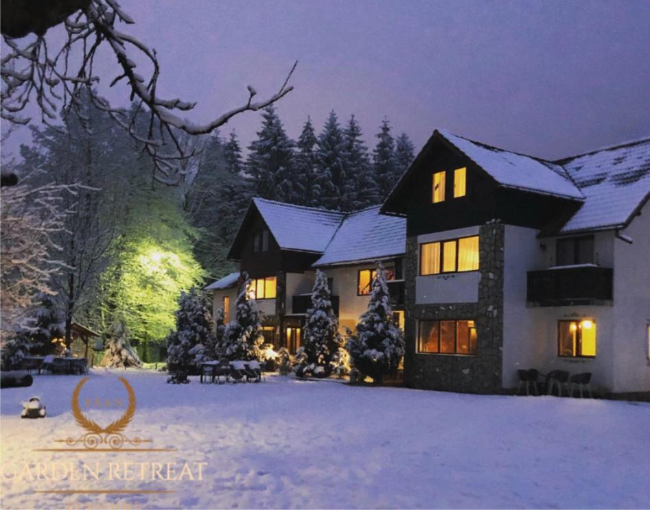Garden Retreat (Adults Only) Hotell Bran  Eksteriør bilde