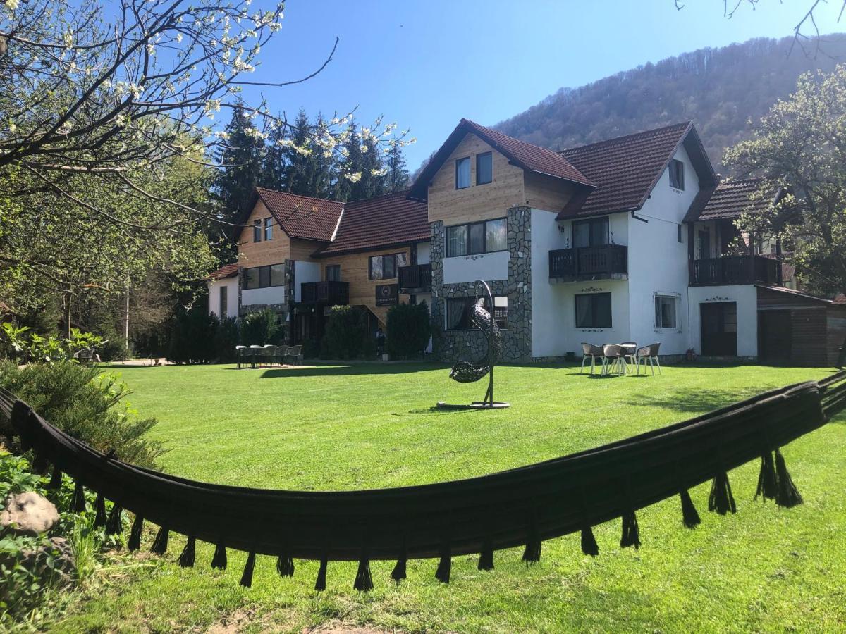 Garden Retreat (Adults Only) Hotell Bran  Eksteriør bilde