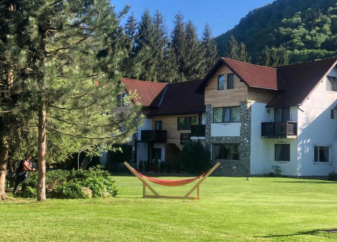 Garden Retreat (Adults Only) Hotell Bran  Eksteriør bilde