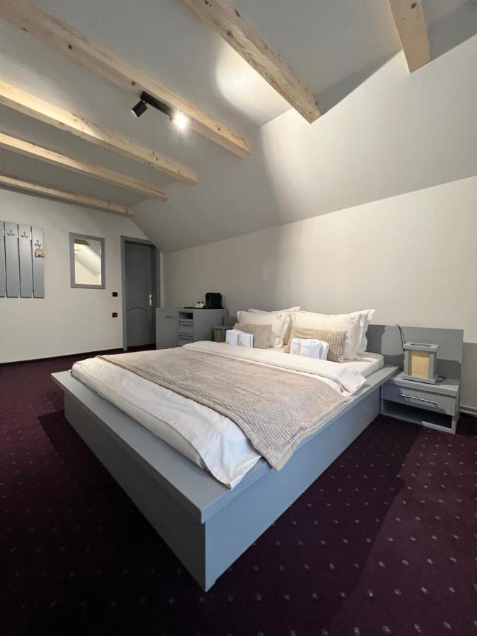 Garden Retreat (Adults Only) Hotell Bran  Eksteriør bilde