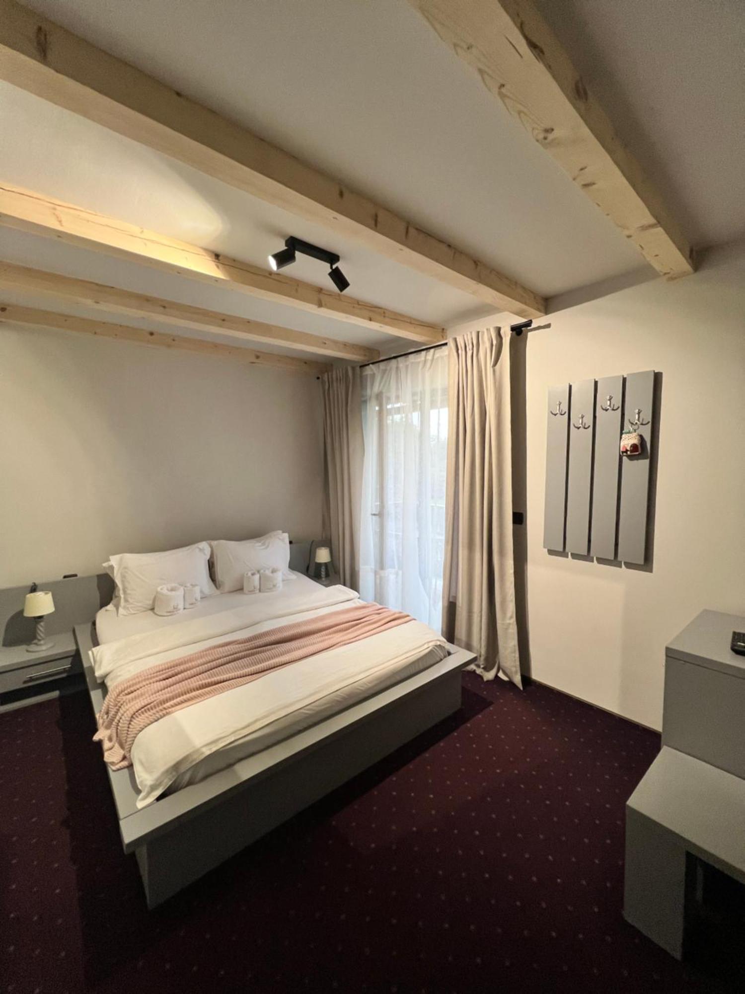 Garden Retreat (Adults Only) Hotell Bran  Eksteriør bilde