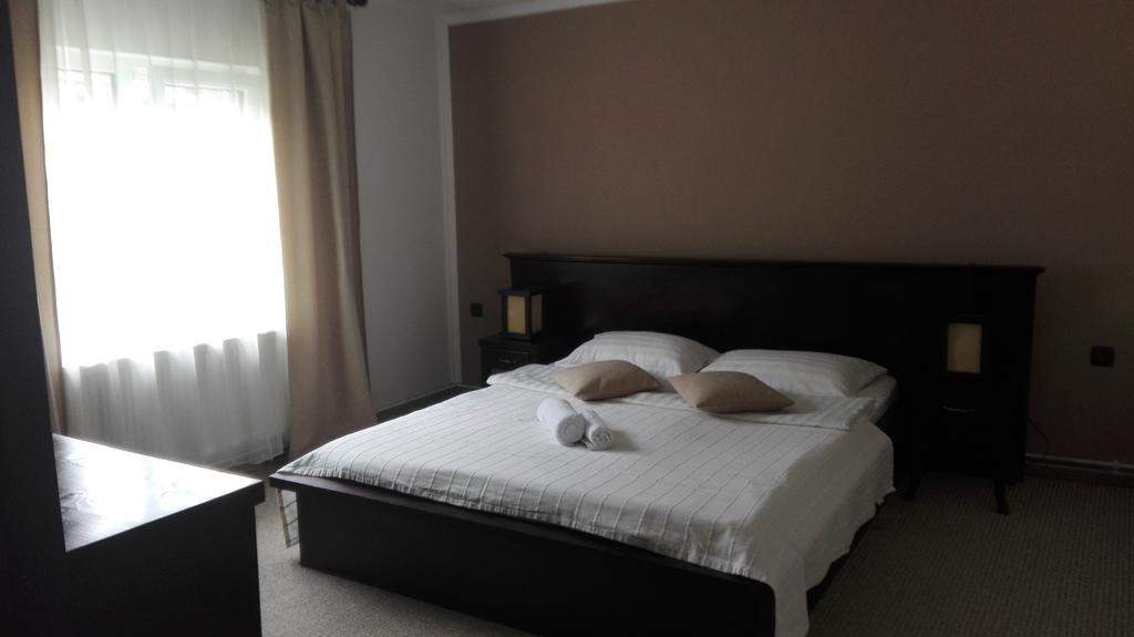 Garden Retreat (Adults Only) Hotell Bran  Eksteriør bilde